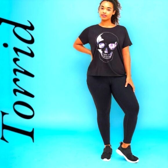 TORRID PLUS SIZE PERFORMANCE Cotton Short SleeveβSKULL Active Tee. - Picture 2 of 15